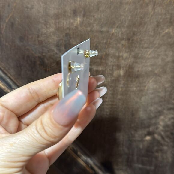 Elegant 14K Gold Plated Earrings And Pendant For Necklace Set - Picture 5 of 7